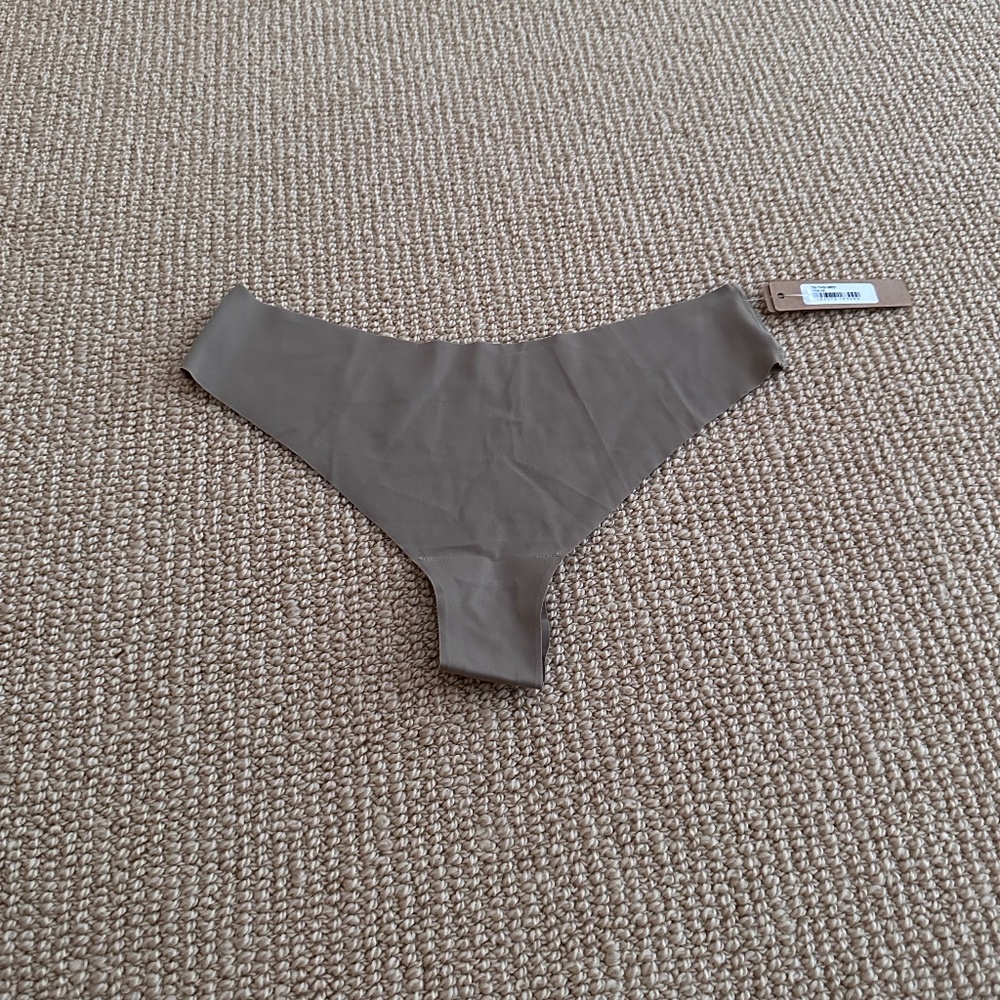 Skims Desert Naked Dipped Thong, Size XS NWT